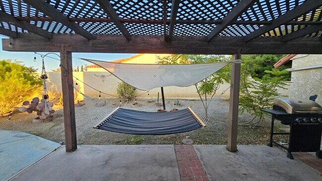 Building Photo - 56814 Mountain View Trail