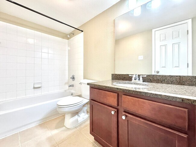 Building Photo - Stylish 2BR Condo in The Bradshaw – Gated ...
