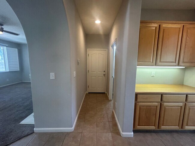 Building Photo - 5801 Eisenhower Dr