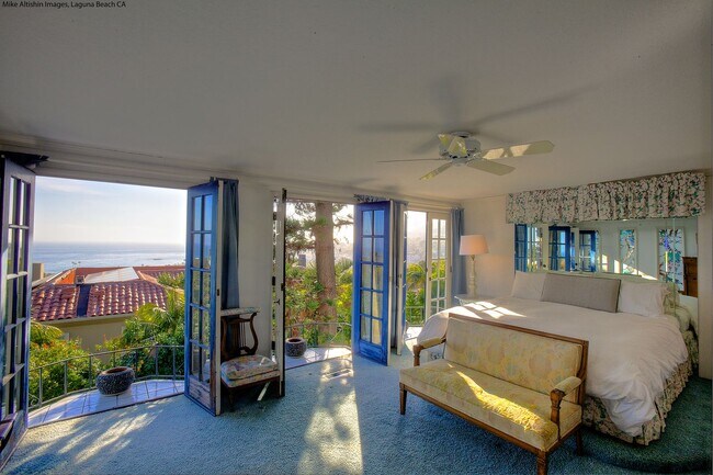 Building Photo - Views Galore in Laguna Beach Walk to Beach...
