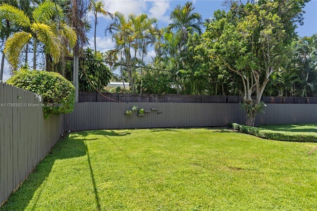Building Photo - 58 Bay Heights Dr
