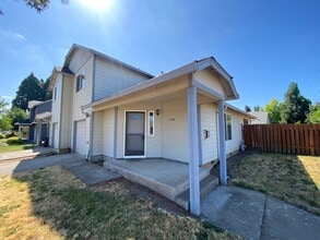 Building Photo - 4310 Sacramento Ct NE