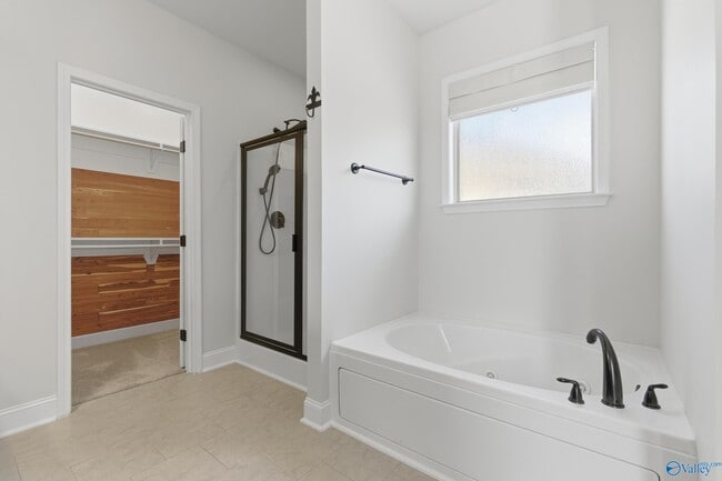 Building Photo - 133 Carleighfalls Dr