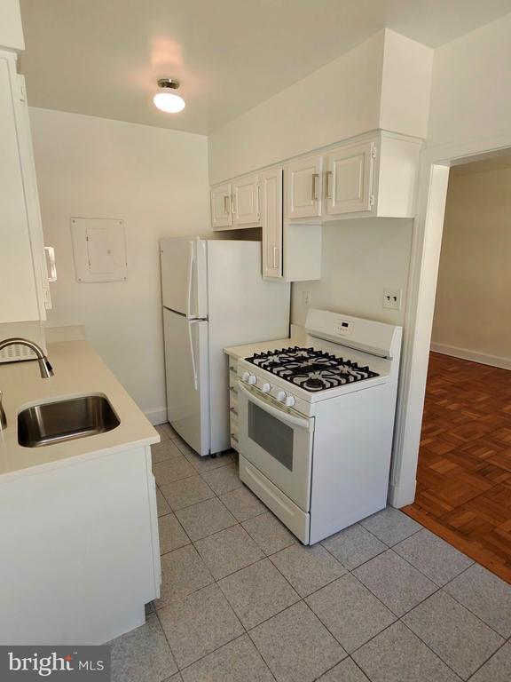 Building Photo - 4491 MacArthur Blvd NW