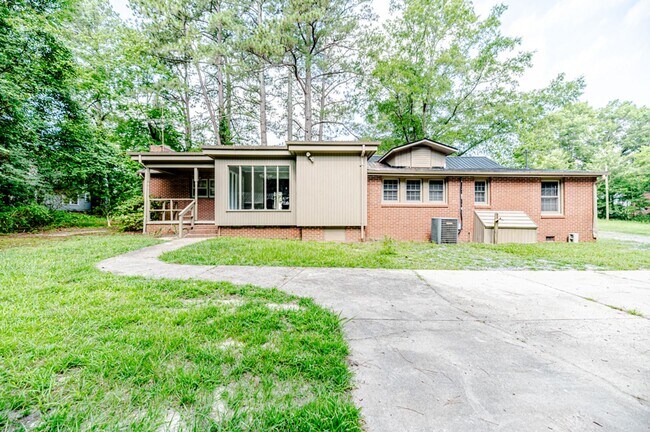 Building Photo - 3226 Hawkins Ave