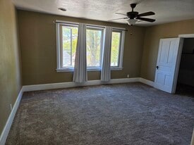 Living Room 1of3 - 523 S 15th St