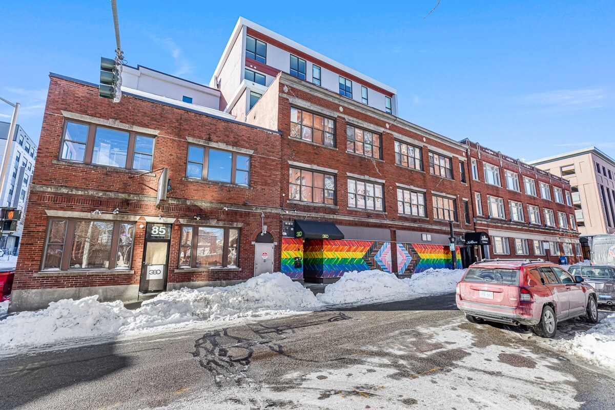 Building Photo - 123 Friendship St