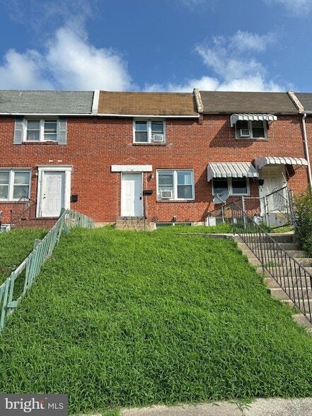 Building Photo - 145 Madison Dr