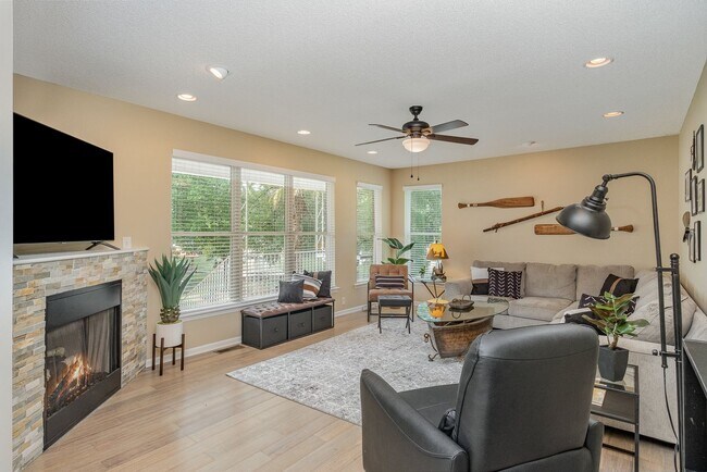 Building Photo - Waterfront– Fully Furnished on Lake Norman...