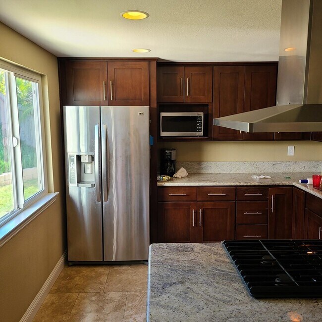 Building Photo - 1610 Valencia Ct