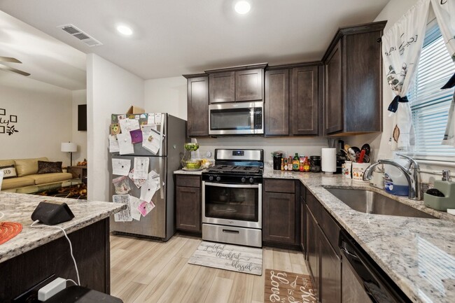 Building Photo - 1417 Sunkiss Dr