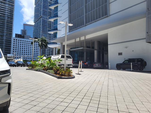 Building Photo - 200 Biscayne Boulevard Way