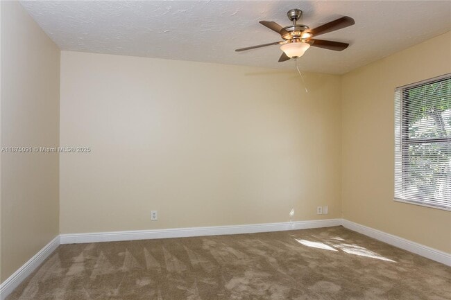 Building Photo - 5927 Ithaca Cir W