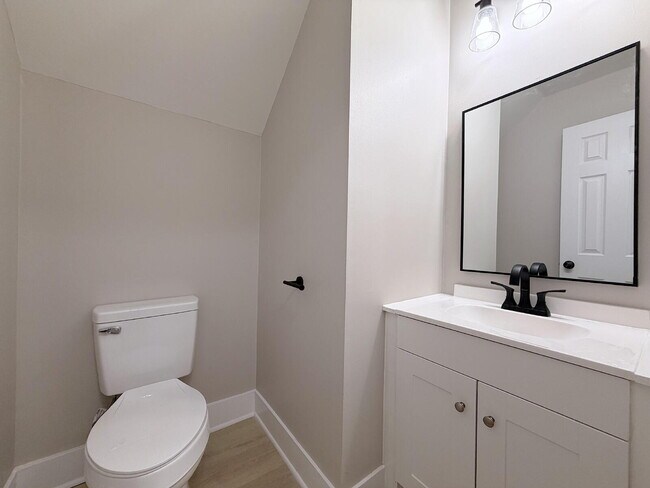 Building Photo - Cozy 2 Bedroom Unit in Garner!