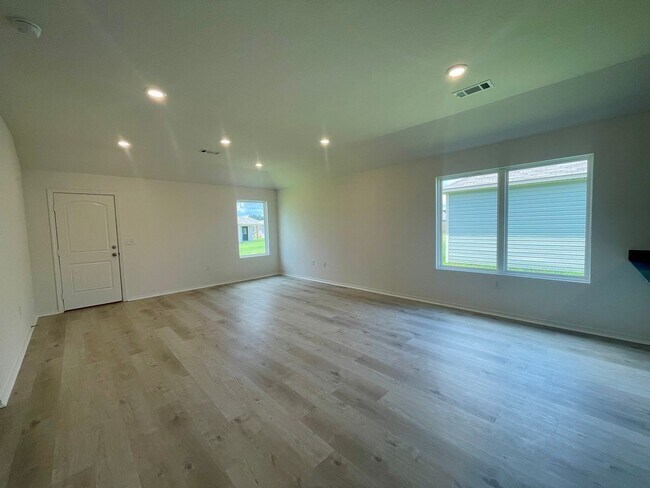 Building Photo - New Home For Rent!