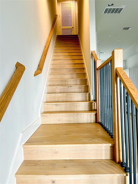 Building Photo - 1411 Town Creek Dr