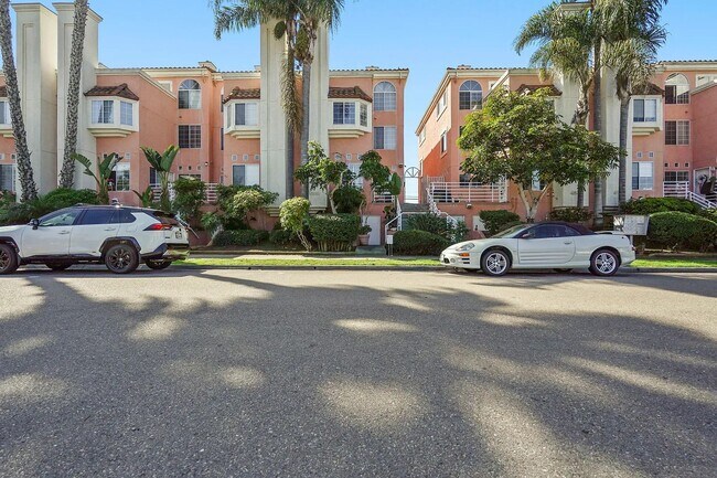 Building Photo - SD: Stunning 3BD/2.5BA Townhome in Imperial Beach with Ocean Views, Rooftop Patio & In-Unit Laundry