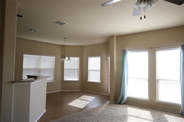 Building Photo - 2101 Hickory Trail