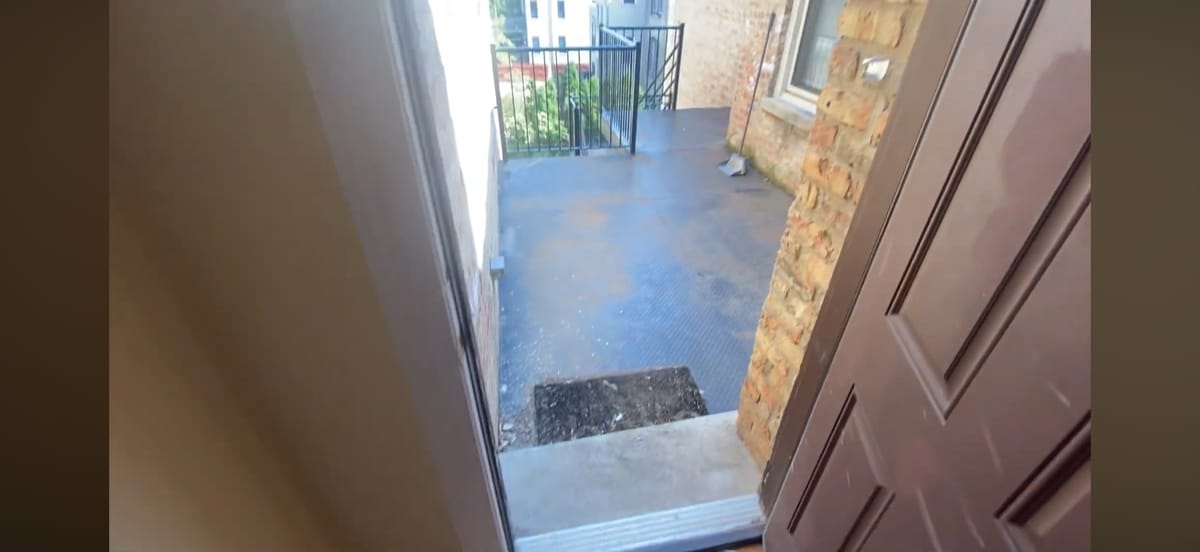 Building Photo - 6947 N Oakley Ave