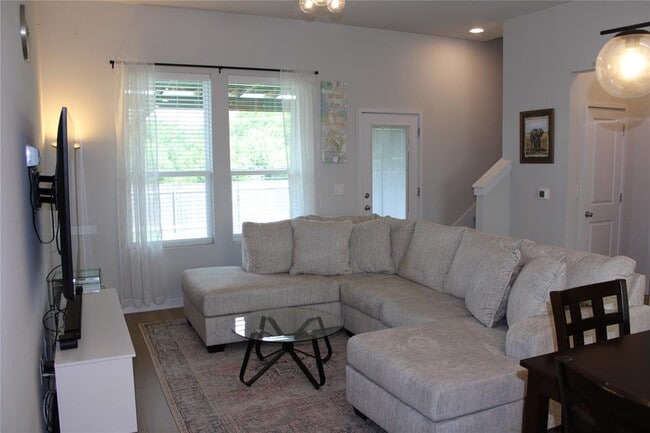 Building Photo - 15109 Casbah Dr
