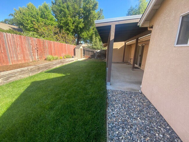 Building Photo - 1275 Peterson Ranch Rd