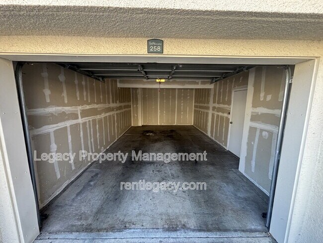 Building Photo - 1501 Secret Ravine Pkwy