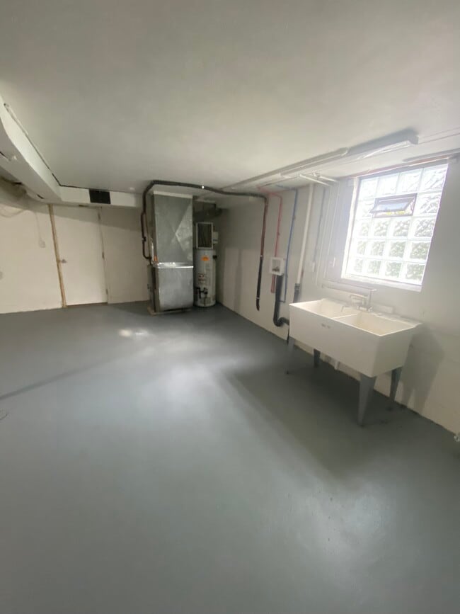 Building Photo - 731 Darlington St