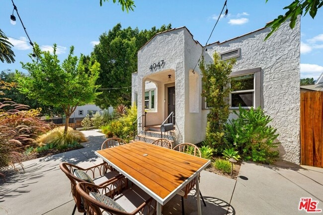 Building Photo - 4047 Camero Ave