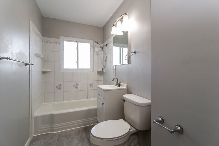 Building Photo - 3832 Elljay Dr