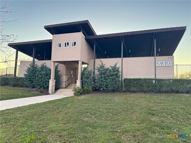 Building Photo - 366 Silver Springs Bend