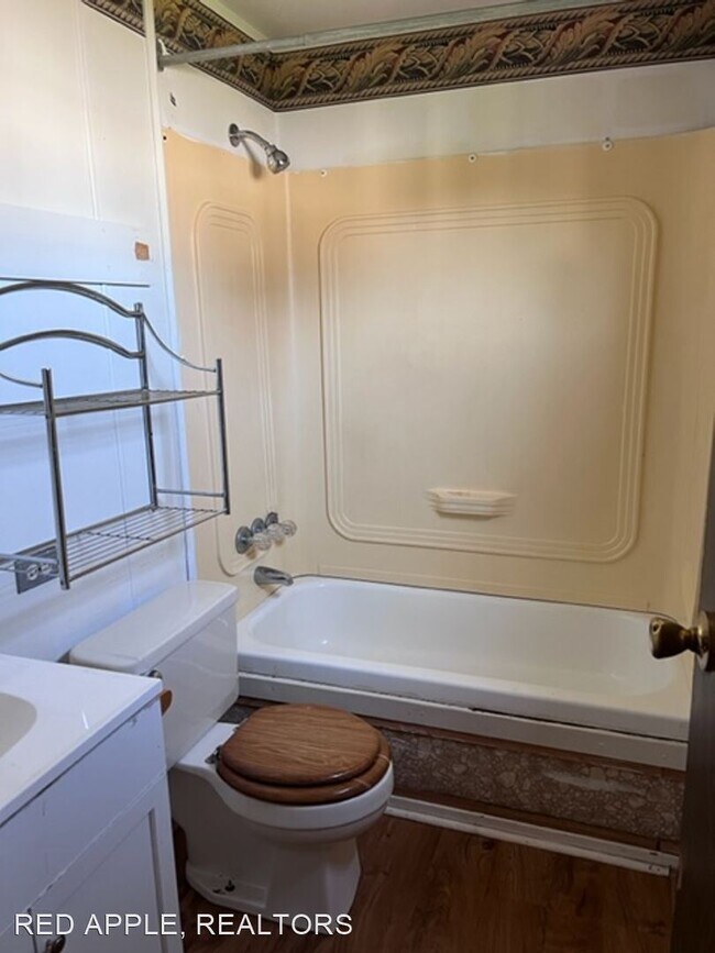 Building Photo - 3 br, 2 bath House - 601 Chapel Hill Rd