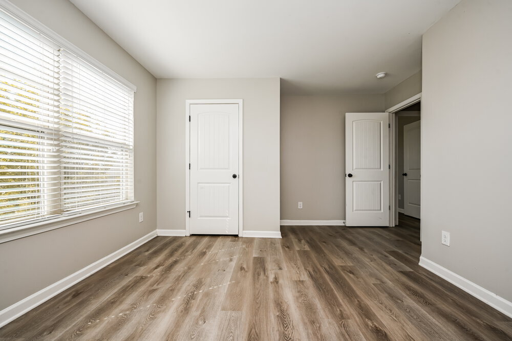 Building Photo - 221 Magnaview Dr
