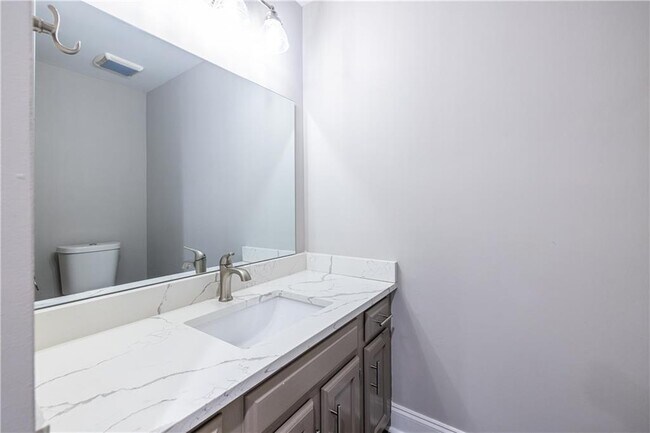 Building Photo - 2690 Camden Glen Ct