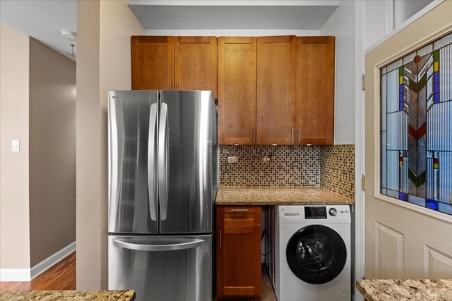 Building Photo - 1278 W Victoria St