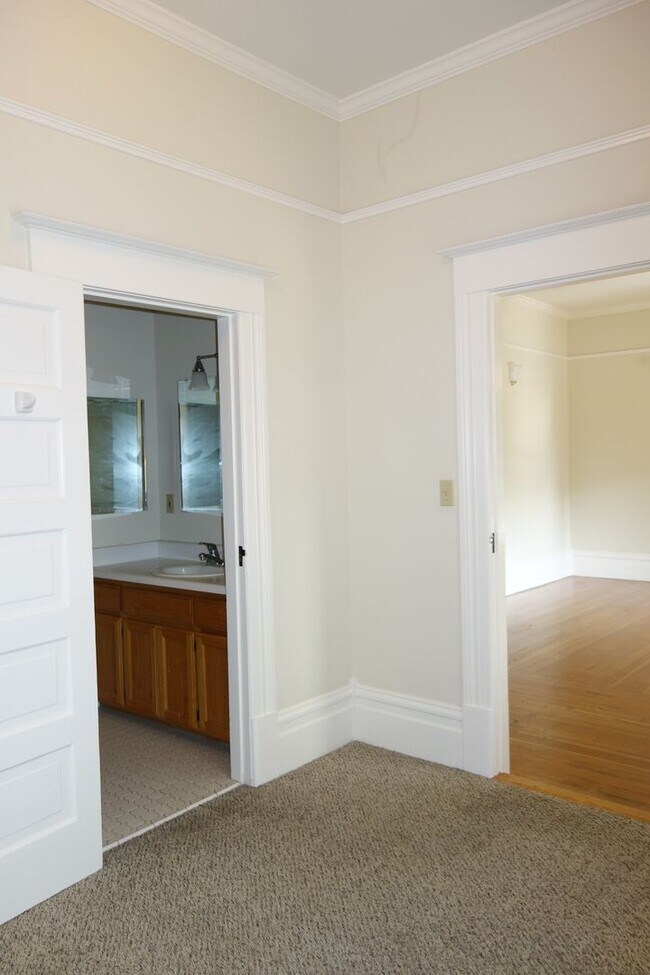 Building Photo - Charming 1910 Winters Home – 3 Bed, 2 Bath – Steps from Historic Downtown