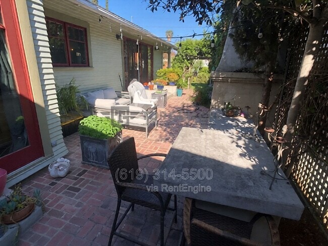 Building Photo - 4026-32 Utah St