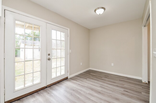 Building Photo - 6741 Limestone St