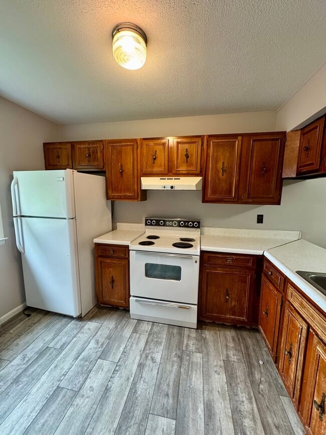 Building Photo - Townhouse for Rent in Broadway