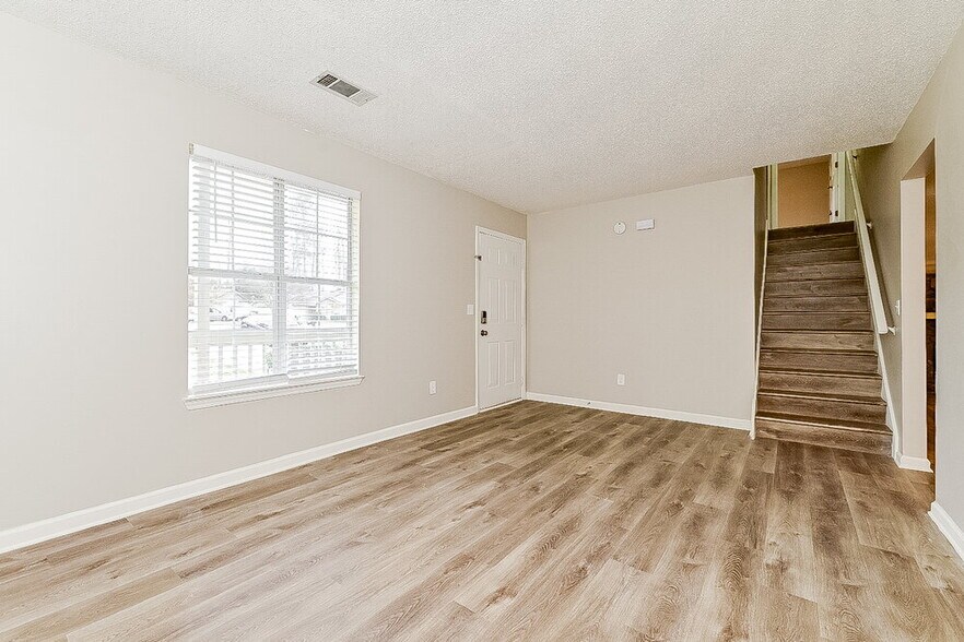 Building Photo - 1243 Shady Brook Ct