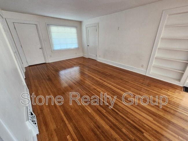 Building Photo - 127 Monterey Ave