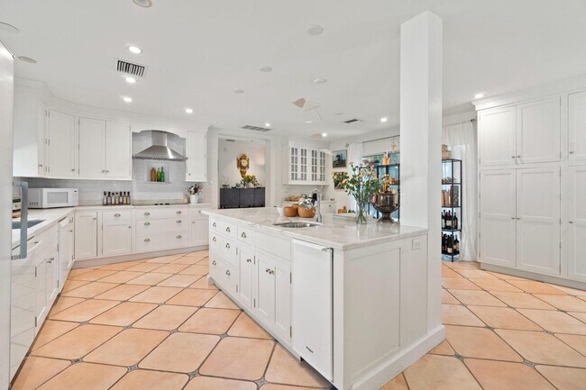 Building Photo - 3399 70th Ln N