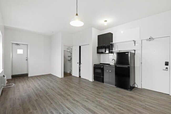 Building Photo - 0 bedroom in Chicago IL 60640