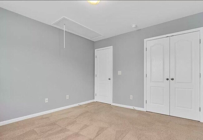 Building Photo - 3122 Binghampton Ln