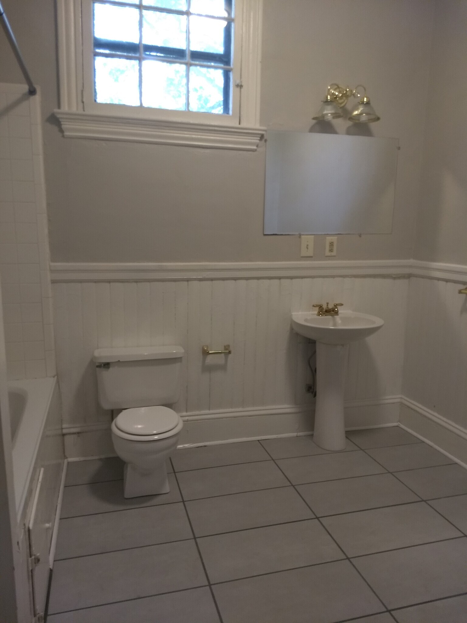 Building Photo - 309 W Council St