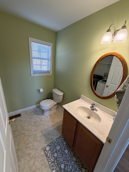 Building Photo - 52 Fox Run Dr