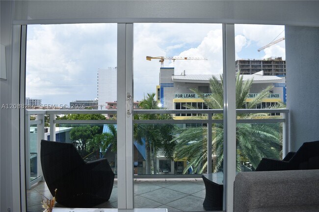 Building Photo - 6917 Collins Ave