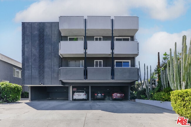 Building Photo - 6350 Willoughby Ave