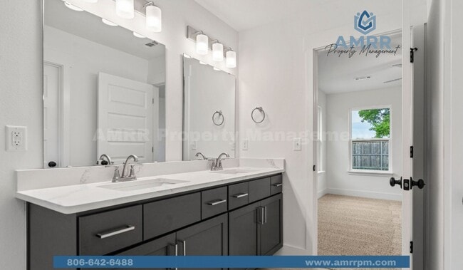 Building Photo - Your Dream Home Awaits! Spacious 4-Bedroom Modern Home with Open-Concept Living