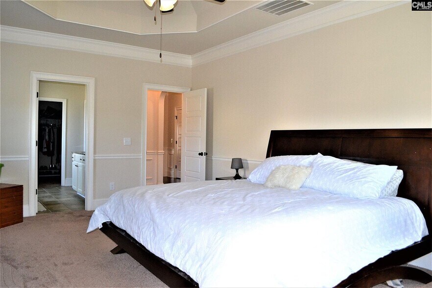 Building Photo - 304 White Oleander Dr