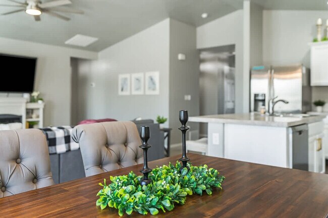 Building Photo - 17541 Mountain Springs Ave